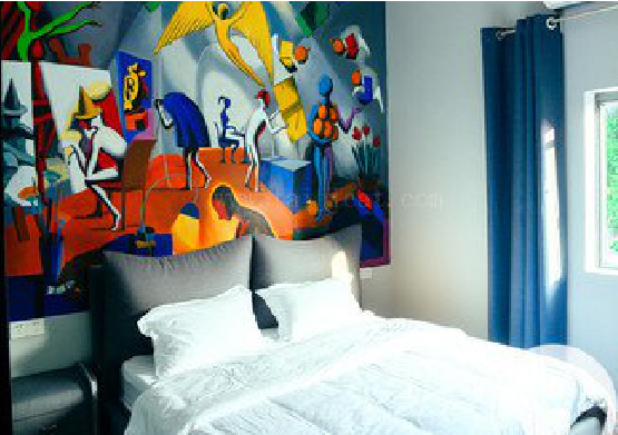 南召对于酒店的墙体彩绘而言更注重哪些方面？